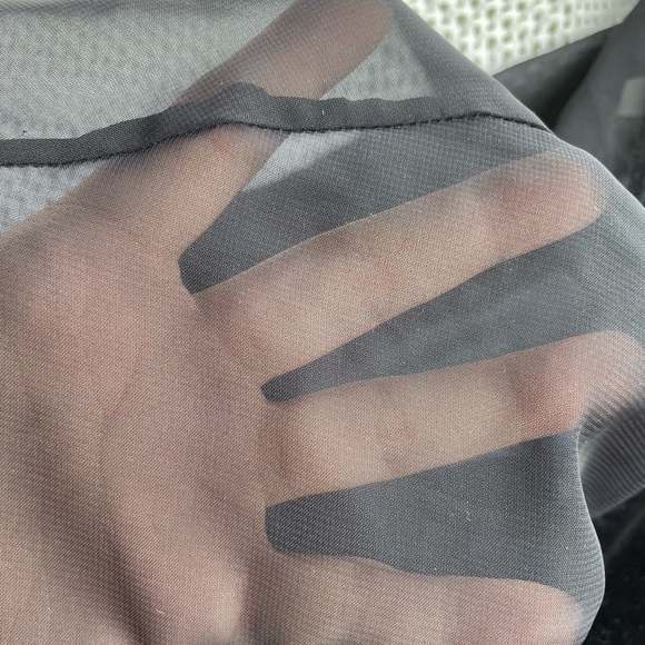 Gentle Fawn Velvet V neck sheer - Picture 4 of 6